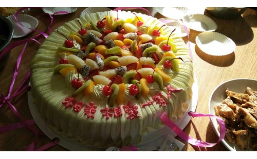 歡聚一堂，共慶生日