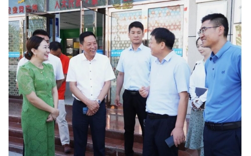 市領(lǐng)導(dǎo)赴銀川伊百盛面對面問需求，實(shí)打?qū)嵔怆y題